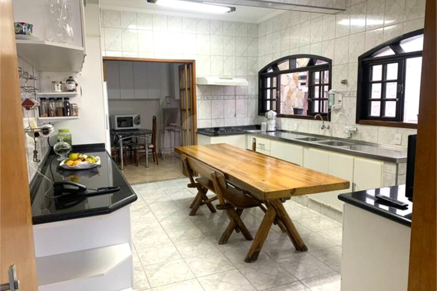 Sobrado à venda com 3 quartos, sendo 1 suíte, em Vila Nova Cachoeirinha, São Paulo, SP