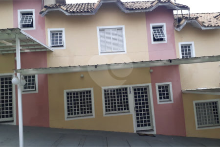 Casa em condomínio à venda com 3 quartos, sendo 1 suíte,  em Vila Natal, Mogi das Cruzes, SP