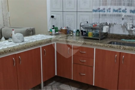 Casa à venda com 4 quartos, sendo 1 suíte, em Cidade Kemel, Poá, SP