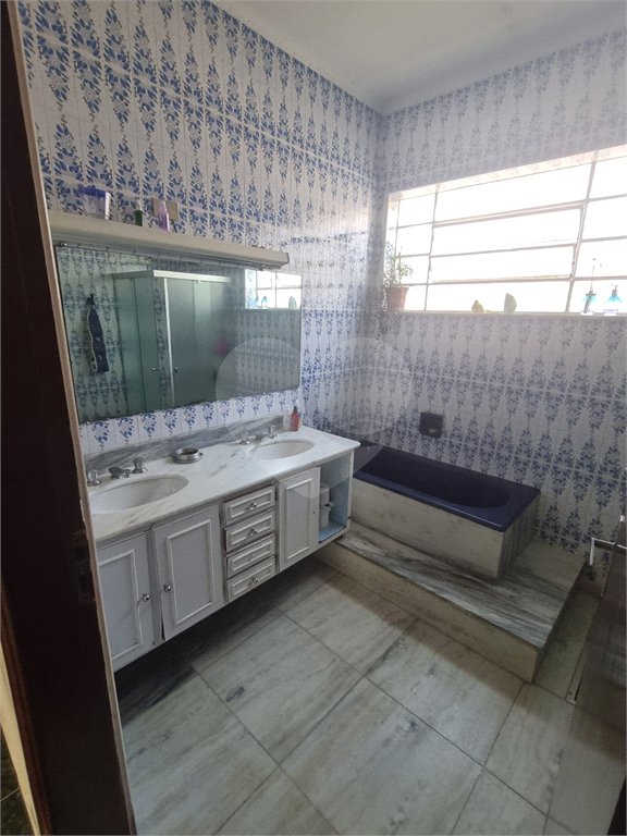 Casa à venda com 3 quartos no Centro, Vinhedo, SP