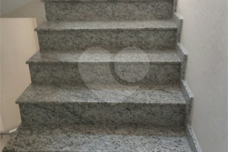 Sobrado à venda com 3 quartos, sendo 1 suíte, em Jardim Santa Beatriz, Guarulhos, SP