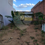 Terreno plano de 150,00 m² de área .