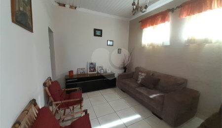 Casa à venda com 4 quartos, sendo 1 suíte,  em Núcleo Residencial Silvio Vilari, São Carlos, SP