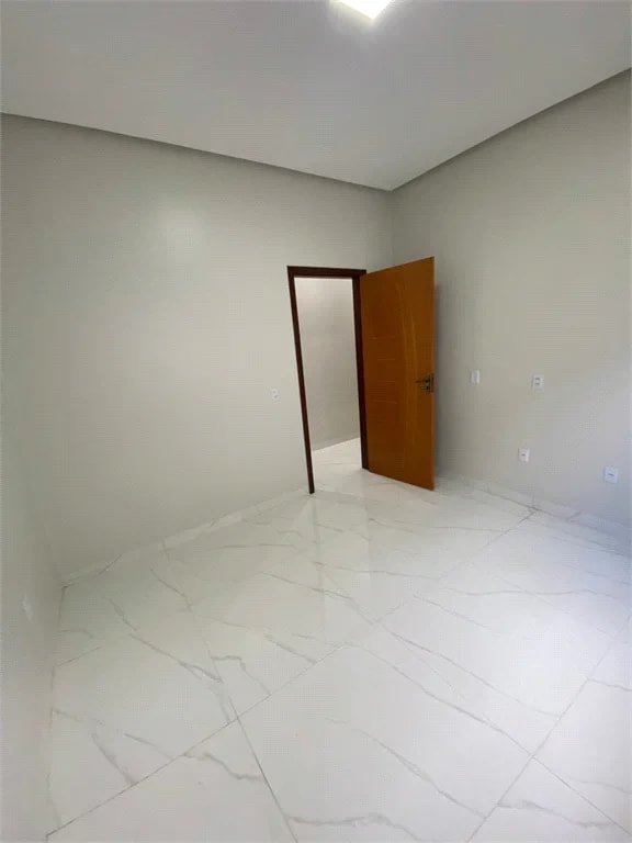 Casa à venda com 3 quartos, sendo 1 suíte,  em Jardim Iracema, Balsas, MA
