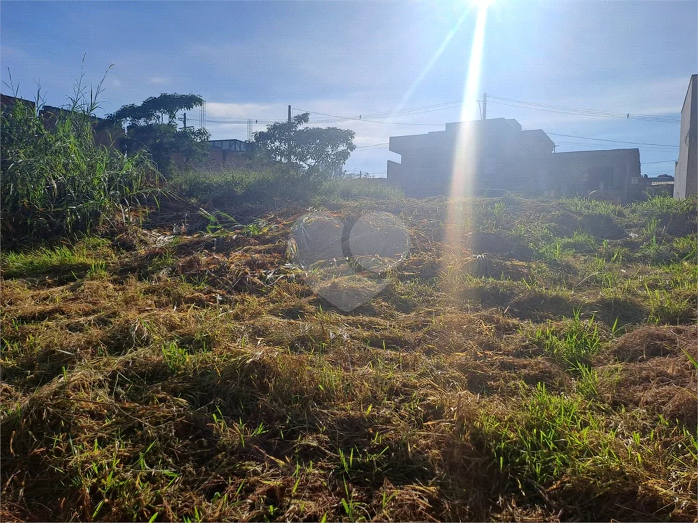 Terreno de 274 metros - Próximo ao Centro de Louveira