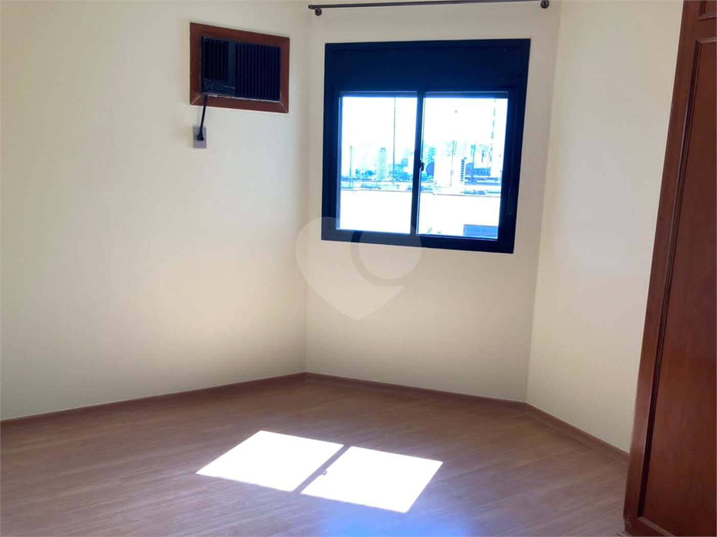 Apartamento para alugar com 3 quartos, sendo 1 suíte, em Brooklin, São Paulo, SP