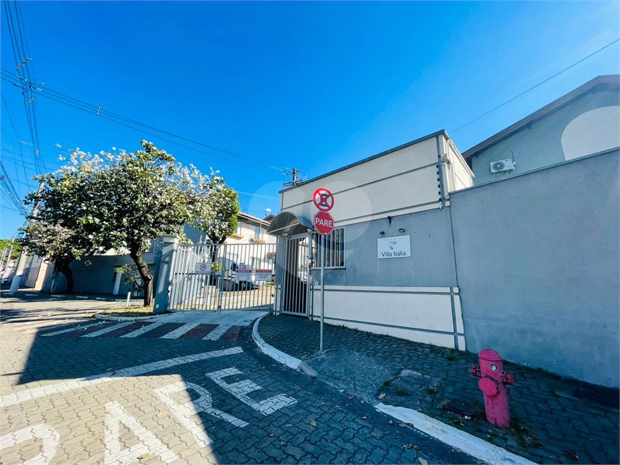 Casa à venda com 2 quartos no condomínio Villa Itália, Vinhedo - SP