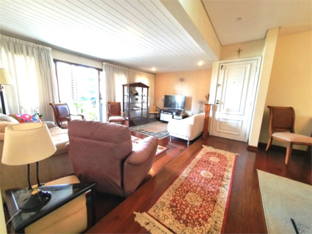 Apartamento à venda com 3 quartos, sendo 1 suíte,  em Morumbi, São Paulo, SP