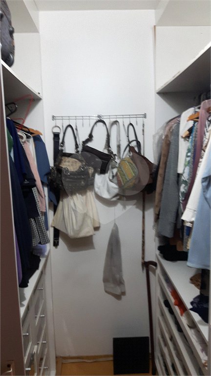 Apartamento de 2 quartos à venda perto do Metrô Paraíso! Excelente localização!