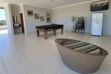 Casa à venda com 3 suítes no condomínio Chácaras Arumã, Sarapuí - SP