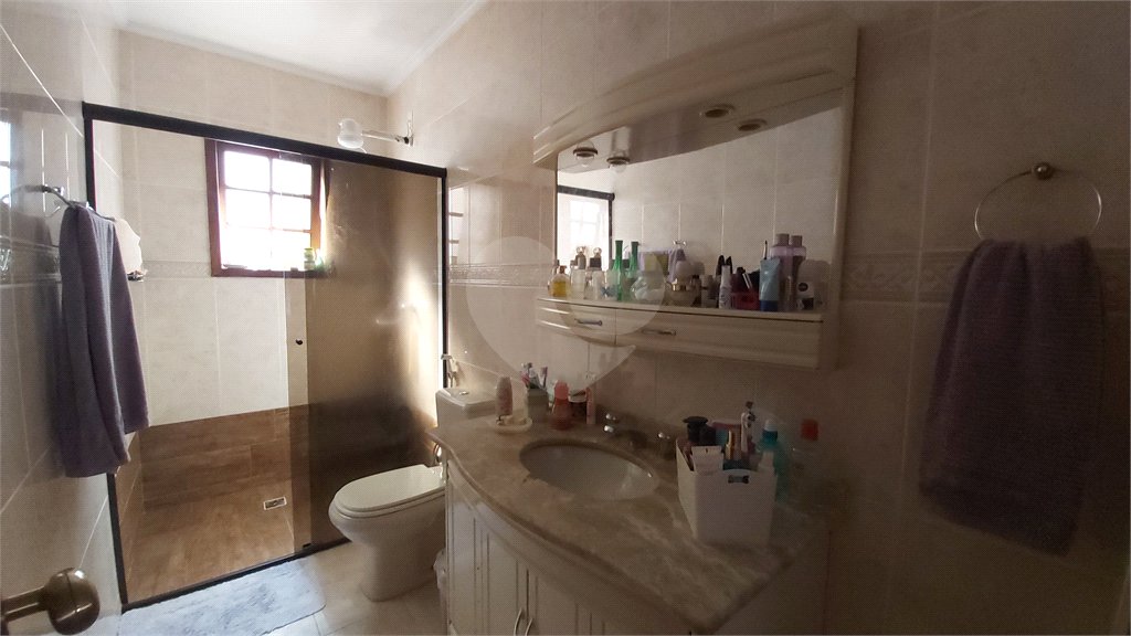 Sobrado à venda com 7 quartos, sendo 2 suítes, em Jardim Marajoara, São Paulo, SP