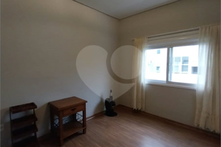 Casa à venda com 3 quartos, sendo 1 suíte, no condomínio Mosaico da Serra, Mogi das Cruzes - SP