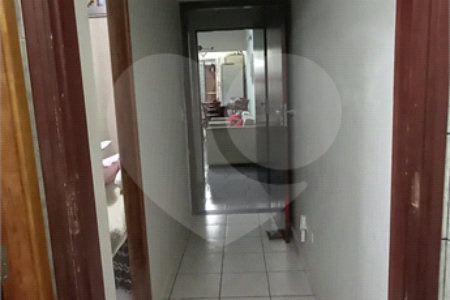 Casa à venda com 3 quartos em Jardim Santa Helena, Itaquaquecetuba, SP