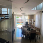 Casa à venda com 4 quartos, sendo 2 suítes, no condomínio Terras de São Francisco, Vinhedo - SP