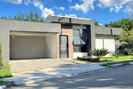 Casa à venda com 3 suítes no condomínio Shamballa 1, Atibaia - SP