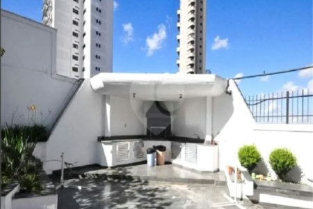Apartamento à venda com 3 quartos, sendo 1 suíte,  em Vila Andrade, São Paulo, SP