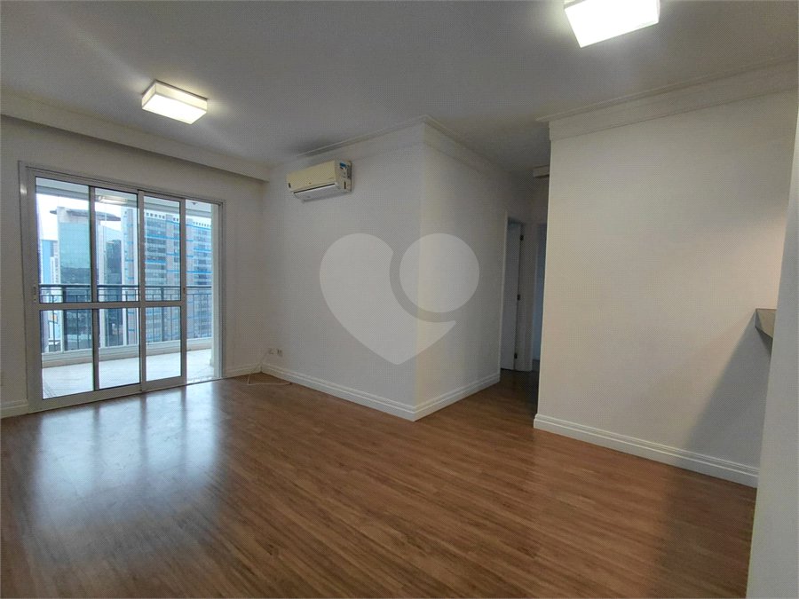 Apartamento à venda com 2 quartos, sendo 1 suíte, em Pinheiros, São Paulo, SP