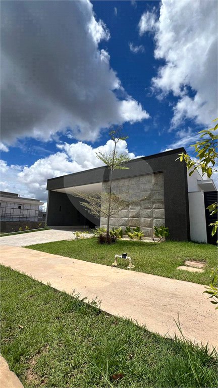 Casa à venda com 3 suítes no condomínio Brisas Horizontal, Cuiabá - MT