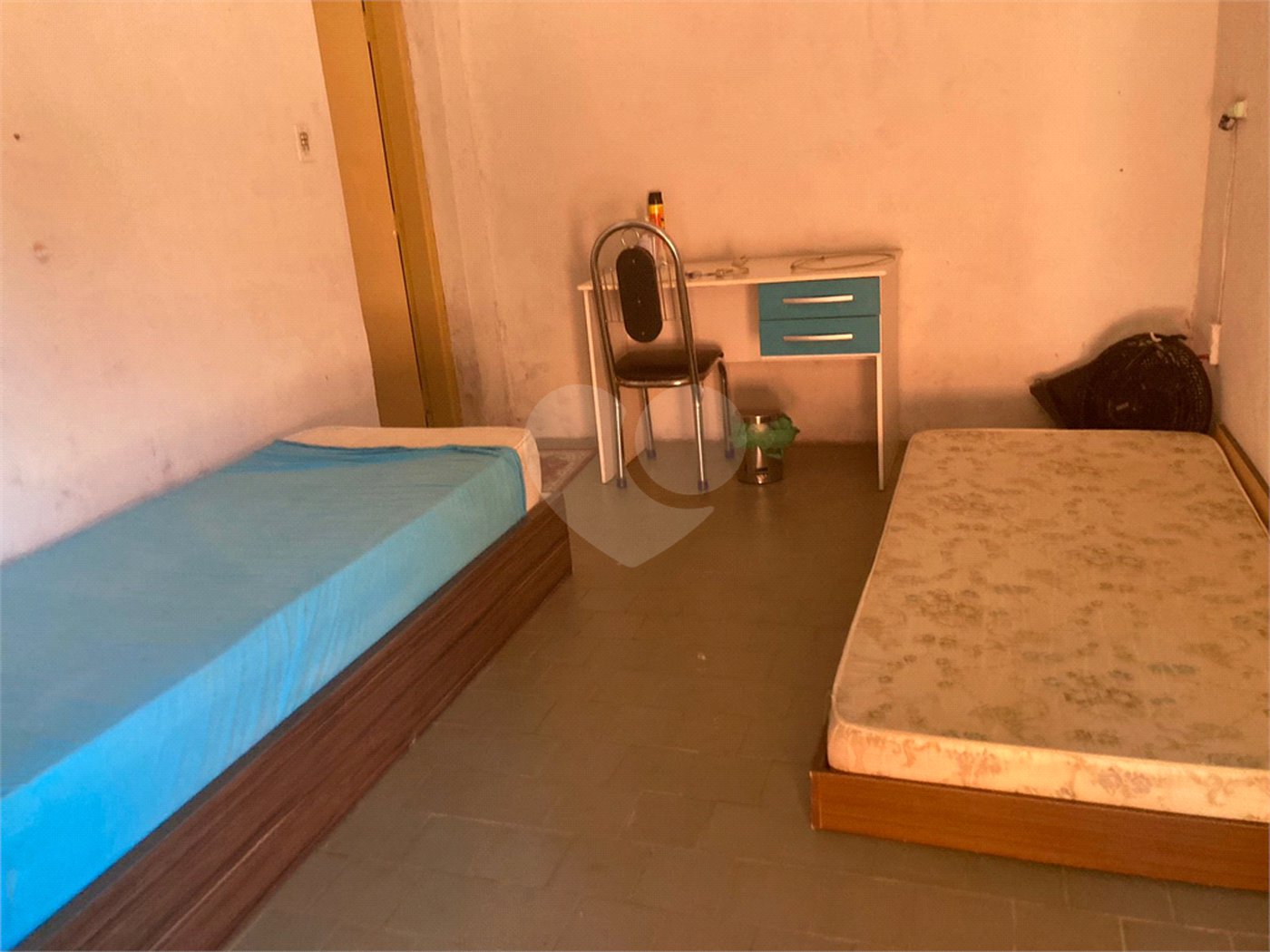 Vende-se excelente casa próxima ao Centro