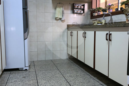 Casa à venda com 4 quartos, sendo 3 suítes, em Jardim das Vertentes, São Paulo, SP