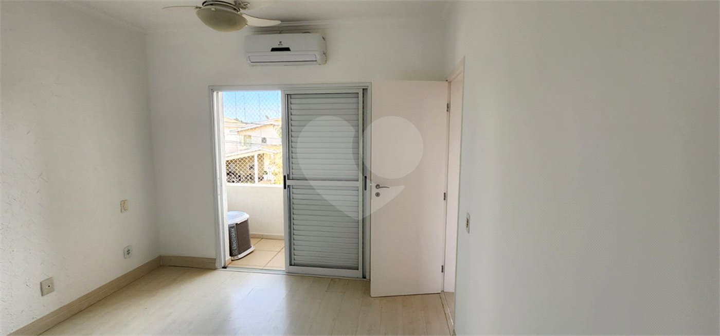 Casa à venda com 3 suítes no condomínio Recanto dos Paturis, Vinhedo - SP