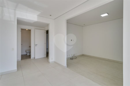 Apartamento à venda com 3 quartos, sendo 1 suíte, em Morumbi, São Paulo, SP