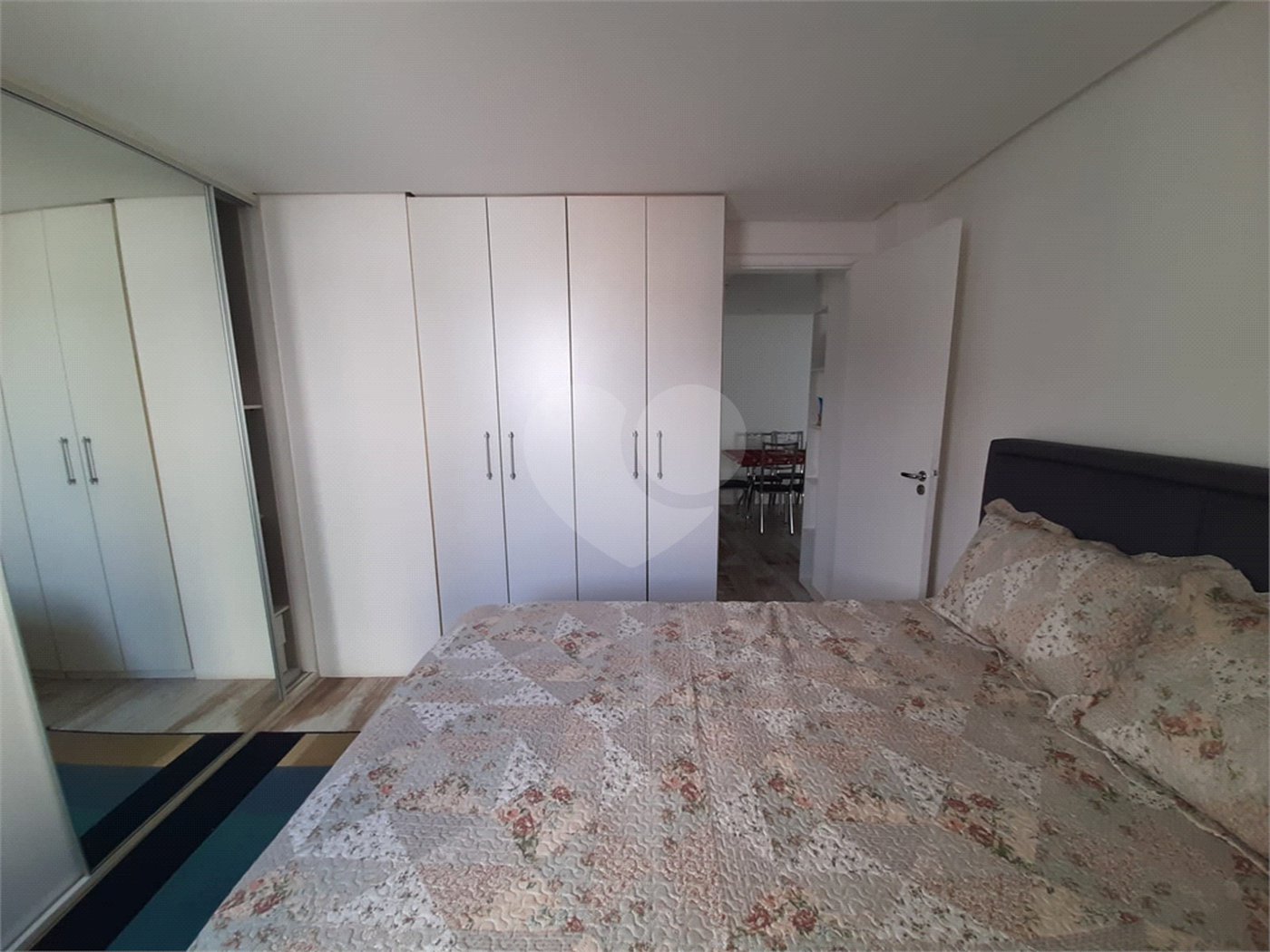 Apartamento à venda com 2 quartos, sendo 1 suíte,  no Centro, Mongaguá, SP