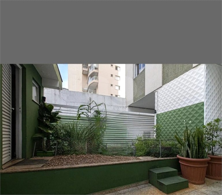 Apartamento à venda com 3 quartos, sendo 1 suíte,  em Aclimação, São Paulo, SP