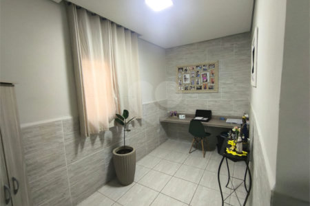 Casa à venda com 2 quartos, sendo 1 suíte, em Jardim Cacique, Suzano, SP