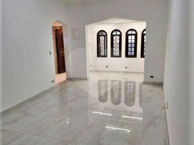 Sobrado à venda com 3 quartos, sendo 1 suíte,  em Campo Grande, São Paulo, SP