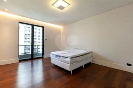 Apartamento à venda com 3 suítes em Cerqueira César, São Paulo, SP