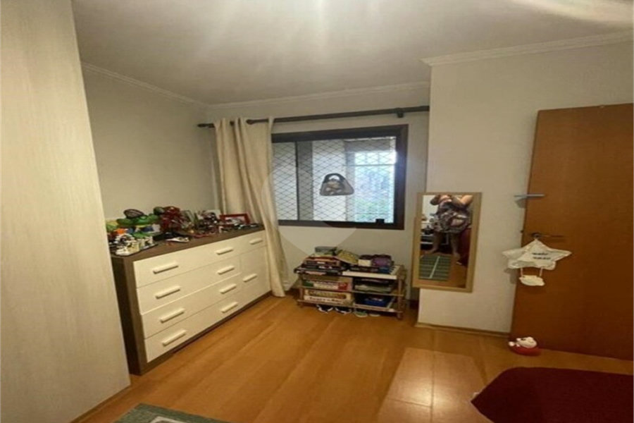 Casa à venda com 3 quartos, sendo 1 suíte, no condomínio Beatriz, São Paulo - SP