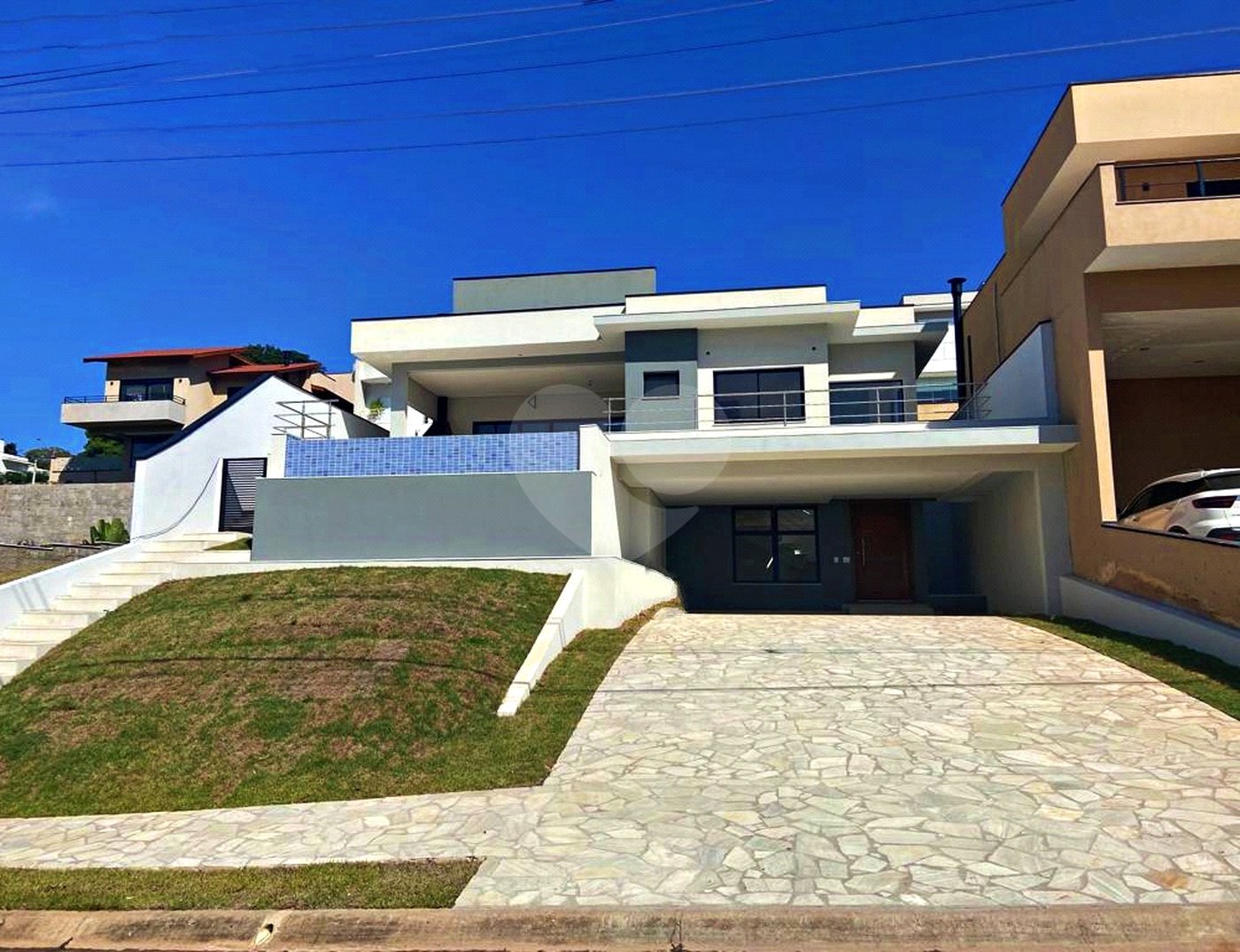 Casa à venda com 3 suítes no condomínio Santa Isabel I, Louveira - SP