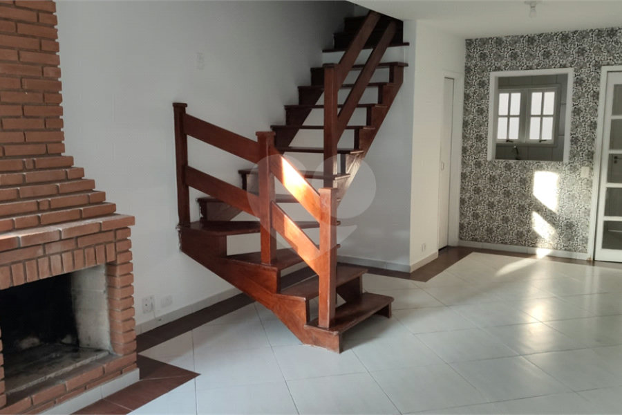 Casa à venda com 2 suítes no condomínio Village Palmas, São Paulo - SP