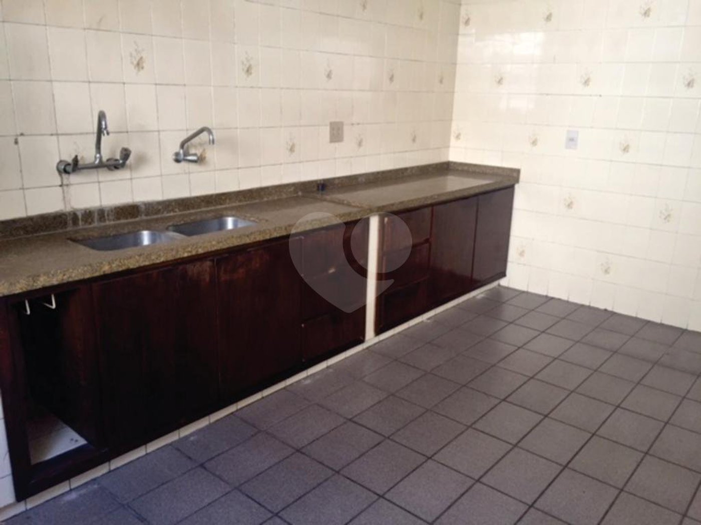 Sobrado à venda com 4 quartos, sendo 1 suíte, em Parque Edu Chaves, São Paulo, SP