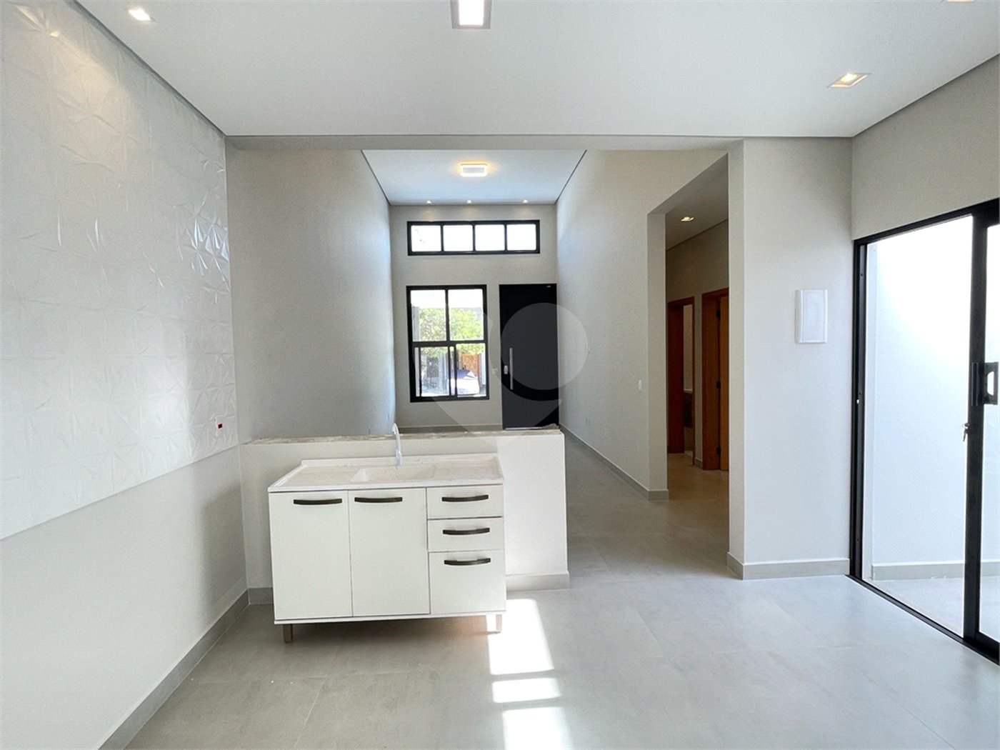 Casa à venda com 3 quartos, sendo 1 suíte, no condomínio Horto Florestal Iii, Sorocaba - SP