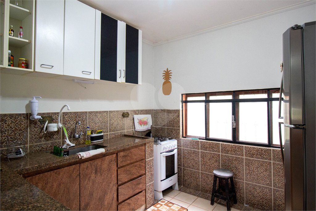 Casa à venda ou para alugar com 5 quartos, sendo 2 suítes, no condomínio Restinga Verde, São Roque - SP