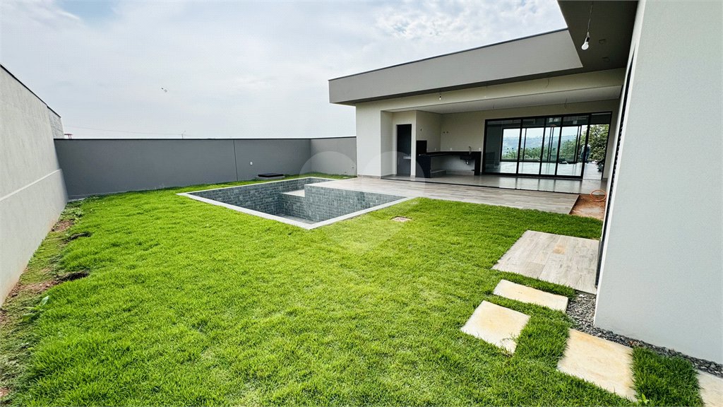 Casa à venda com 3 suítes no condomínio Santa Isabel I, Louveira - SP