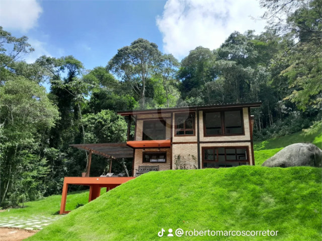 Casa à venda com 3 quartos, sendo 1 suíte,  no condomínio Sausalito, Mairiporã - SP