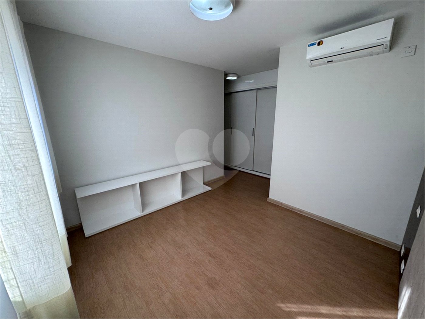 Apartamento para alugar com 3 quartos, sendo 1 suíte,  em Pinheiros, São Paulo, SP