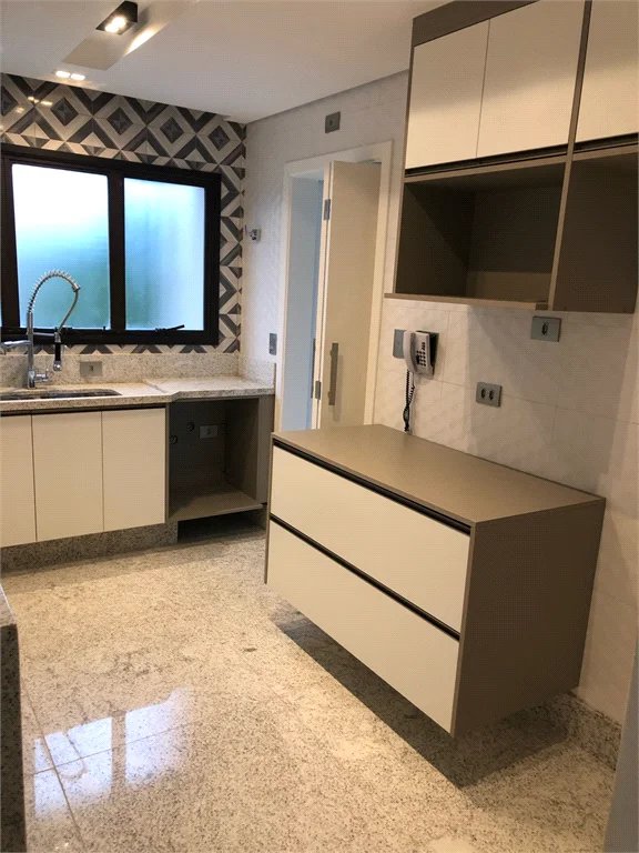 Apartamento à venda com 4 suítes em Vila Suzana, São Paulo, SP