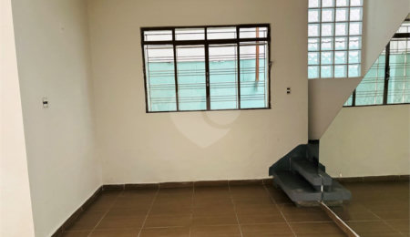 Sobrado à venda com 3 quartos, sendo 1 suíte,  em Vila Romana, São Paulo, SP