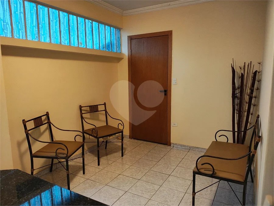 SOBRADO COMERCIAL PARA LOCAÇÃO NO RUDGE RAMOS | 197 m²