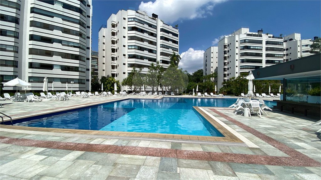 Apartamento para alugar com 3 suítes em Chácara Santo Antônio, São Paulo, SP