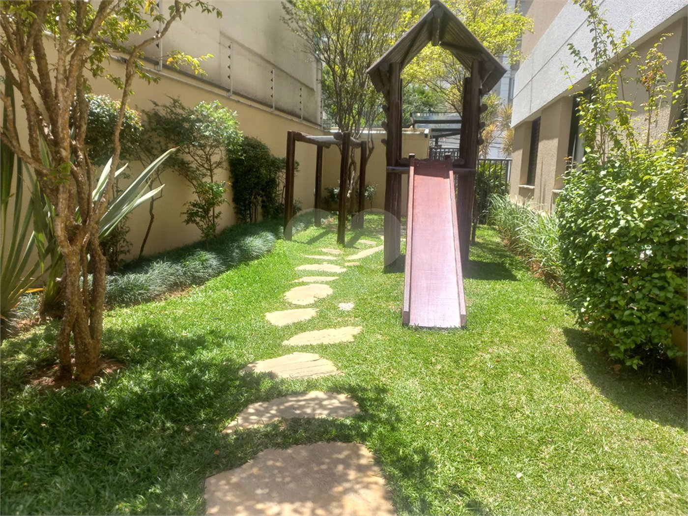 Apartamento à venda com 3 suítes em Vila Pompéia, São Paulo, SP