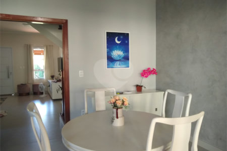 Casa à venda com 3 quartos, sendo 1 suíte,  no condomínio Residencial Grape Village, Vinhedo - SP