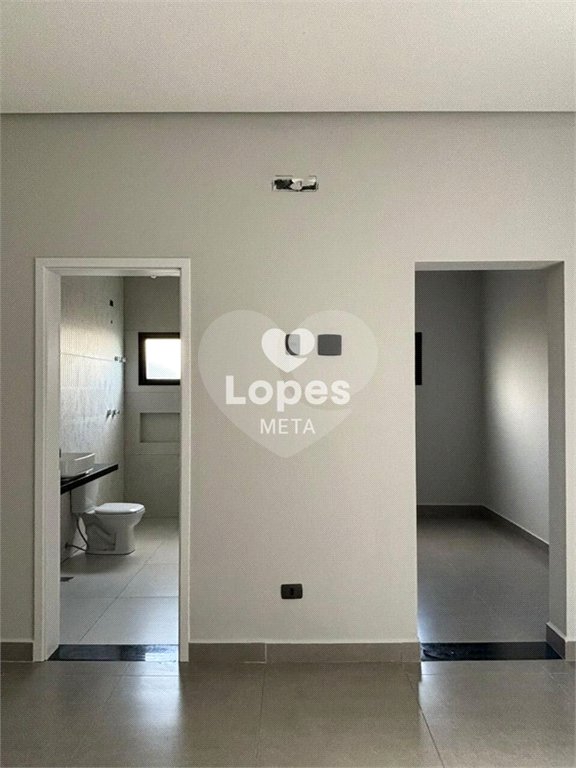 Casa à venda com 3 quartos, sendo 1 suíte,  no condomínio Terras do Vale, Caçapava - SP
