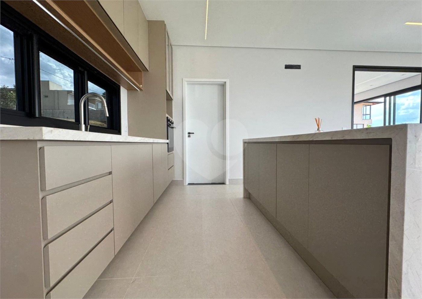 Casa à venda com 4 suítes no condomínio Reserva São Nicolau, Atibaia - SP