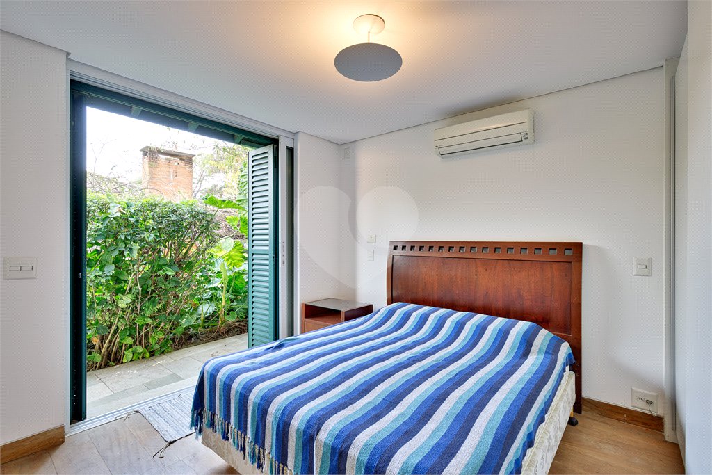 Casa Térrea à venda com 3 quartos, sendo 1 suíte, em Alto da Boa Vista, São Paulo, SP