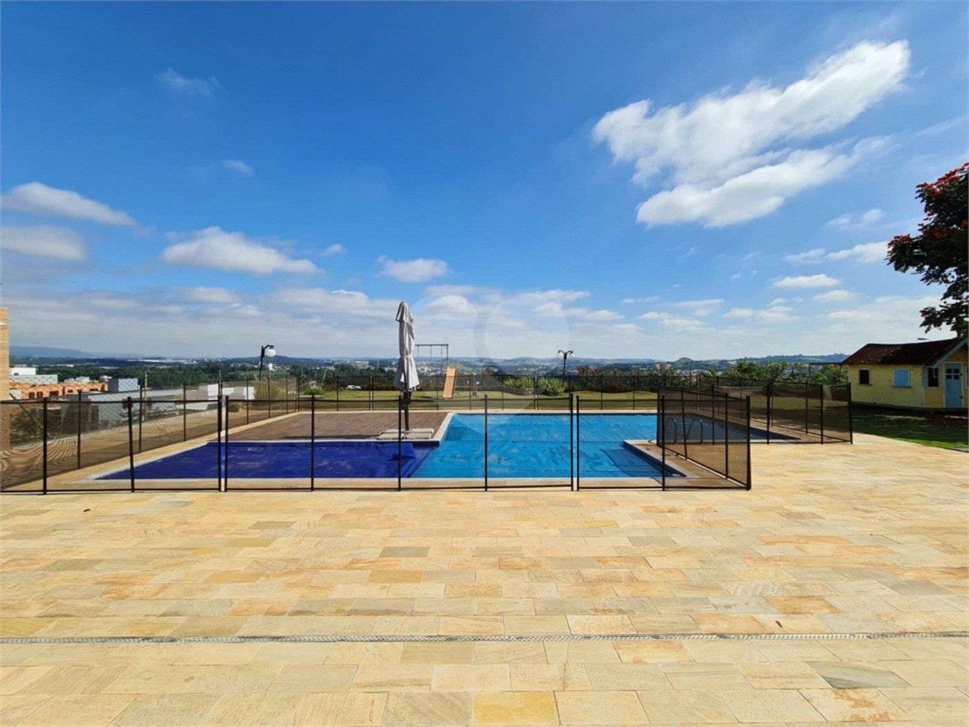 Casa à venda ou para alugar com 4 suítes no condomínio Residencial Jardim Primavera, Louveira - SP